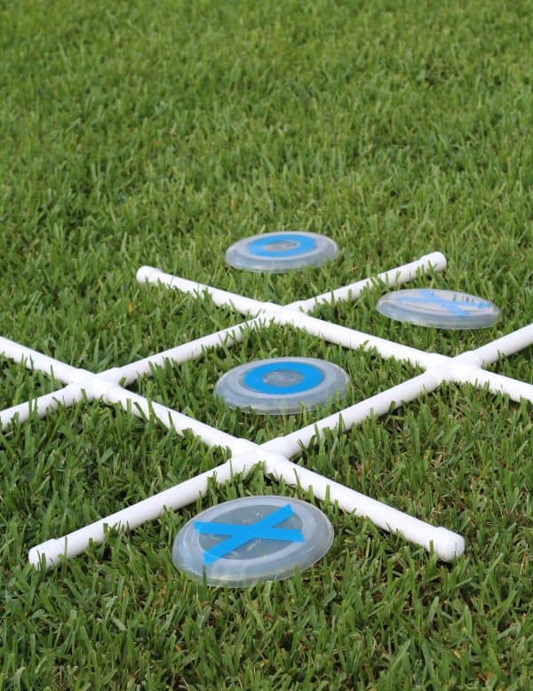 This post is filled with DIY giant outdoor summer games that you kids will be just as crazy about as you are! They are extremely easy to make!  