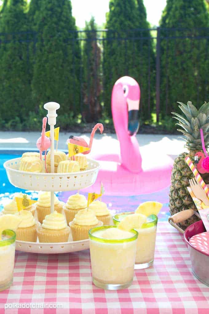 Whether it's a water party for the kids or a classic barbecue for the whole family, here are 10 ideas that will elevate your summer party to the next level! | Design Dazzle