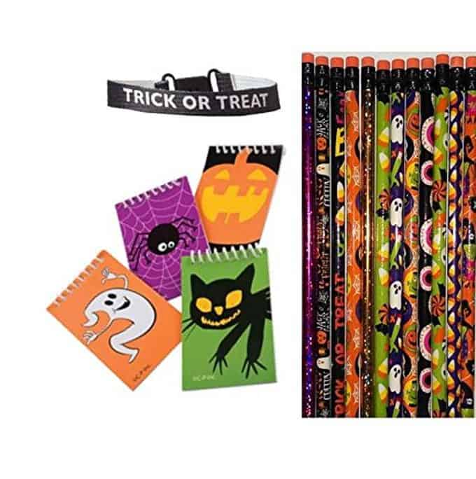 Halloween can be filled with so much sugar so this post has 15 fabulous non candy trick-or-treat ideas to hand out on Halloween that the kids will love! | halloween candy alternatives | halloween treat ideas | unique halloween treats | non-candy halloween treat ideas || Design Dazzle