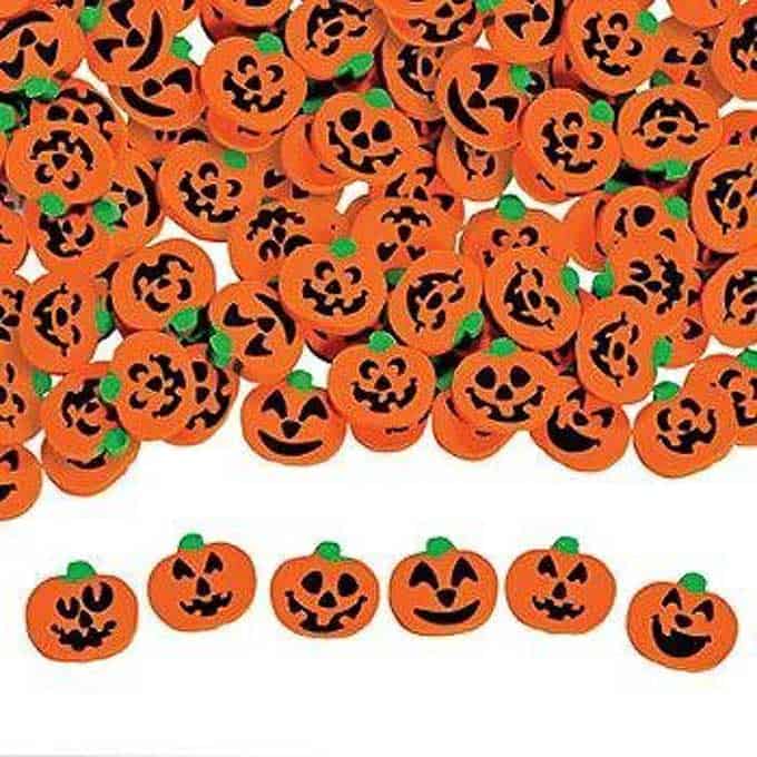 Halloween can be filled with so much sugar so this post has 15 fabulous non candy trick-or-treat ideas to hand out on Halloween that the kids will love! | halloween candy alternatives | halloween treat ideas | unique halloween treats | non-candy halloween treat ideas || Design Dazzle