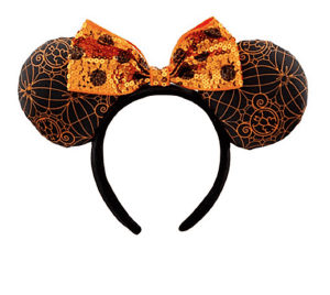 This post has 30+ amazing Disney Themed Halloween Amazon finds to brighten up your home decor, apparel, or even your nails! | Design Dazzle