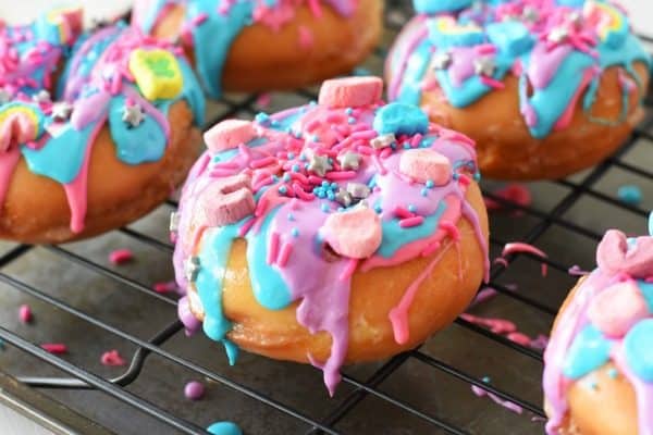 I'm not sure you can get much more magical than unicorn treats! Here are 11 delicious and fantastic unicorn treats that will bring magic to every bite! | Design Dazzle