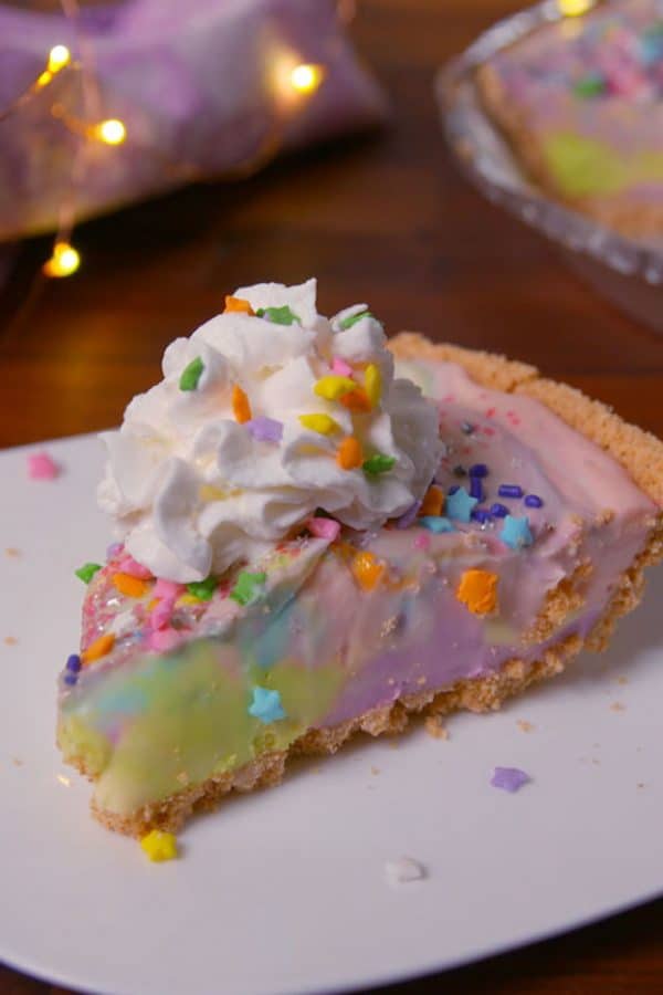 I'm not sure you can get much more magical than unicorn treats! Here are 11 delicious and fantastic unicorn treats that will bring magic to every bite! | Design Dazzle