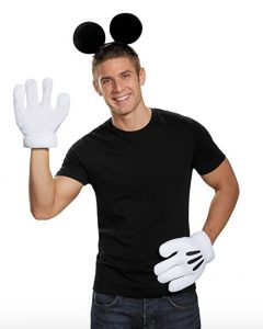 This post has 21 Mickey and Minnie costumes for women, men, children, and babies alike! I'm sure you'll find something that fits your needs! | Design Dazzle