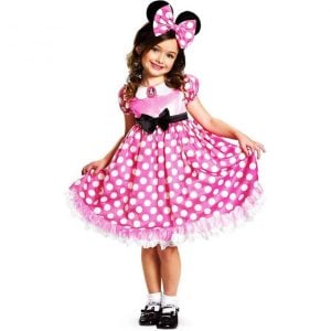 This post has 21 Mickey and Minnie costumes for women, men, children, and babies alike! I'm sure you'll find something that fits your needs! | Design Dazzle