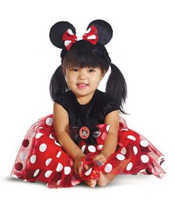 This post has 21 Mickey and Minnie costumes for women, men, children, and babies alike! I'm sure you'll find something that fits your needs! | Design Dazzle