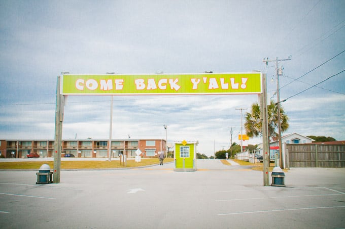 There is something magical about the beaches in North Carolina. It could be the laid back southern vibe, the people, or just the gorgeous scenery! | Design Dazzle