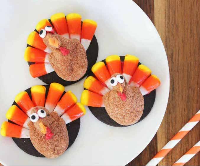 These 17 edible Thanksgiving crafts for kids are the perfect way to keep your kiddos entertained during all of the Thanksgiving festivities! | Design Dazzle