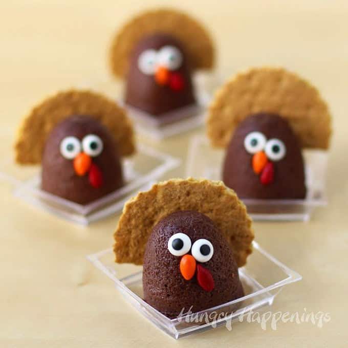 These 17 edible Thanksgiving crafts for kids are the perfect way to keep your kiddos entertained during all of the Thanksgiving festivities! | Design Dazzle