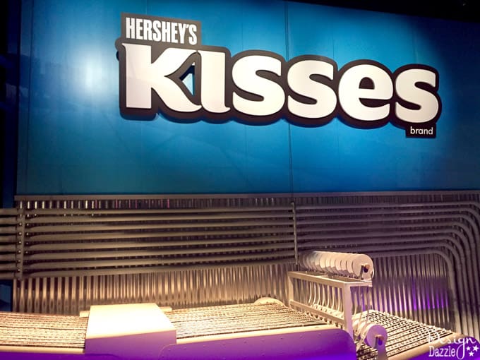 We made a stop in the town of Hershey, Pennsylvania. After visiting Hershey’s Chocolate World, I’m convinced this is definitely the sweetest place on earth! | Design Dazzle