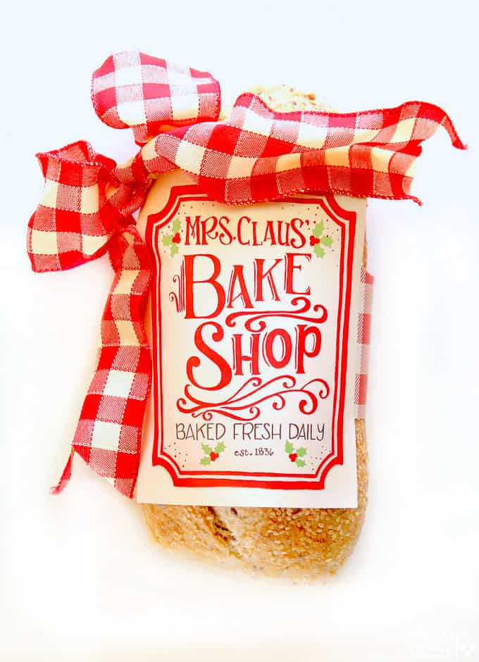 These Mrs. Claus Bake Shop printables would go perfect with a plate of cookies or on some banana bread. Which would make this a fantastic neighbor gift! | Design Dazzle These Mrs. Claus Bake Shop printables would go perfect with a plate of cookies or on some banana bread. Which would make this a fantastic neighbor gift! | Design Dazzle