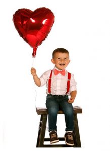 With the day of love right around the corner, here are 26 adorable and affordable Valentine's Day outfits for the whole family! | Design Dazzle 