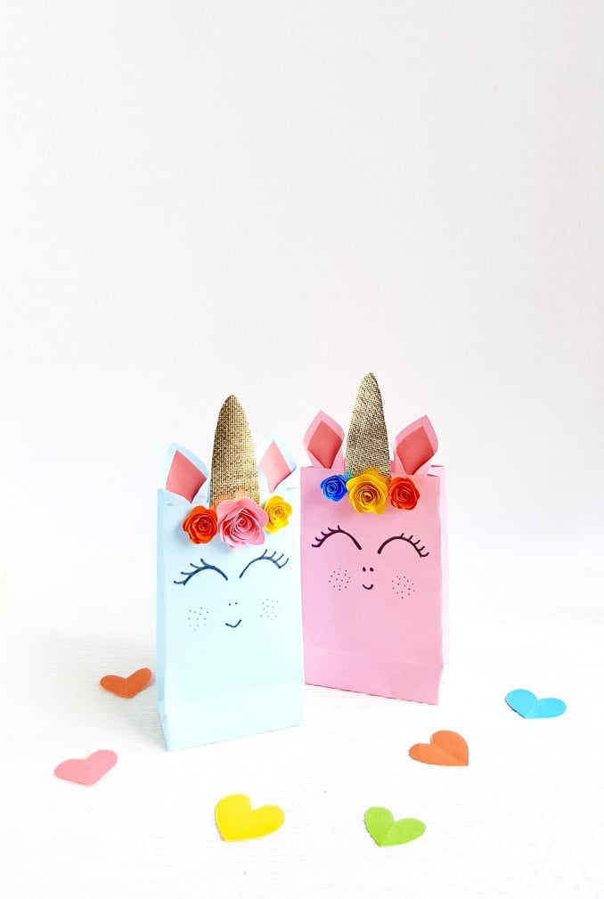 We are sharing simple step by step instructions for these adorable Unicorn Gift Bags plus a free pattern! | Design Dazzle