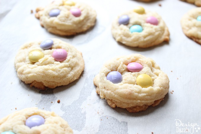 These delicious spring sugar cookies are as delicious as they are cute! You and your family will absolutely love trying out a new recipe and making them together! | Design Dazzle