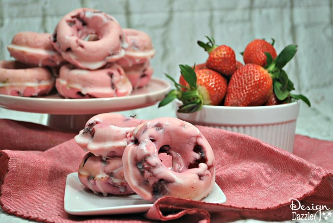 The step by step instructions and recipe to make these baked yummy strawberry donuts for yourself! This is a recipe that your family will LOVE!  | Design Dazzle