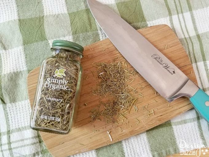 This Homemade Rosemary Lavender Soap recipe is surprisingly simple and turns out absolutely gorgeous every time you make it! | Design Dazzle