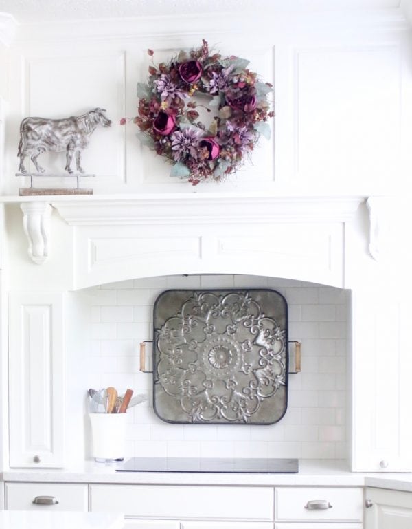 Check out some inspiration for decorating kitchen farmhouse style! Also other great decorating tips and tricks for holidays! - Design Dazzle