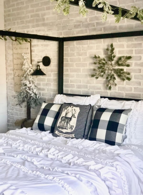 Decorating my guest bedroom for Christmas | Design Dazzle