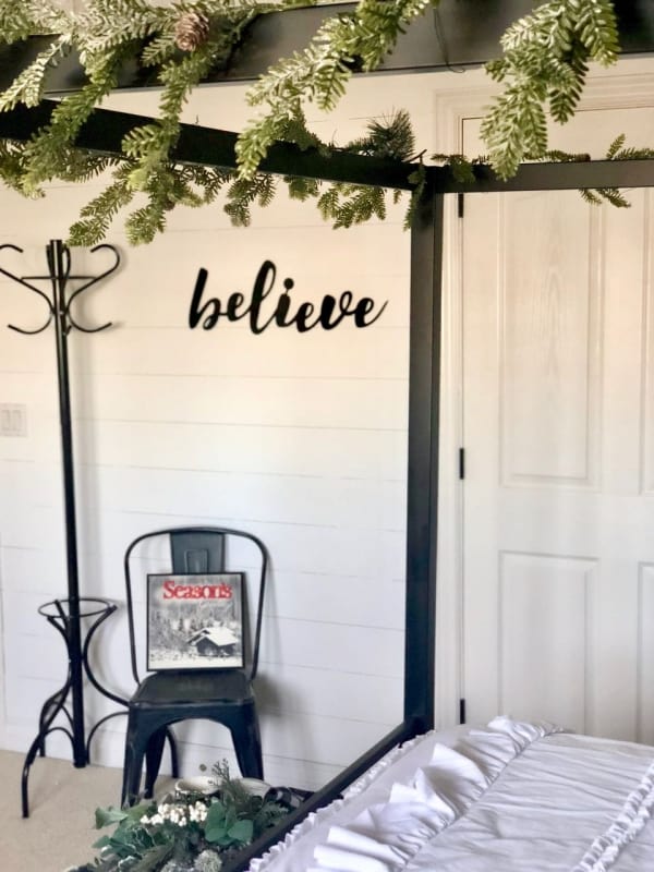 Decorating my guest bedroom for Christmas | Design Dazzle