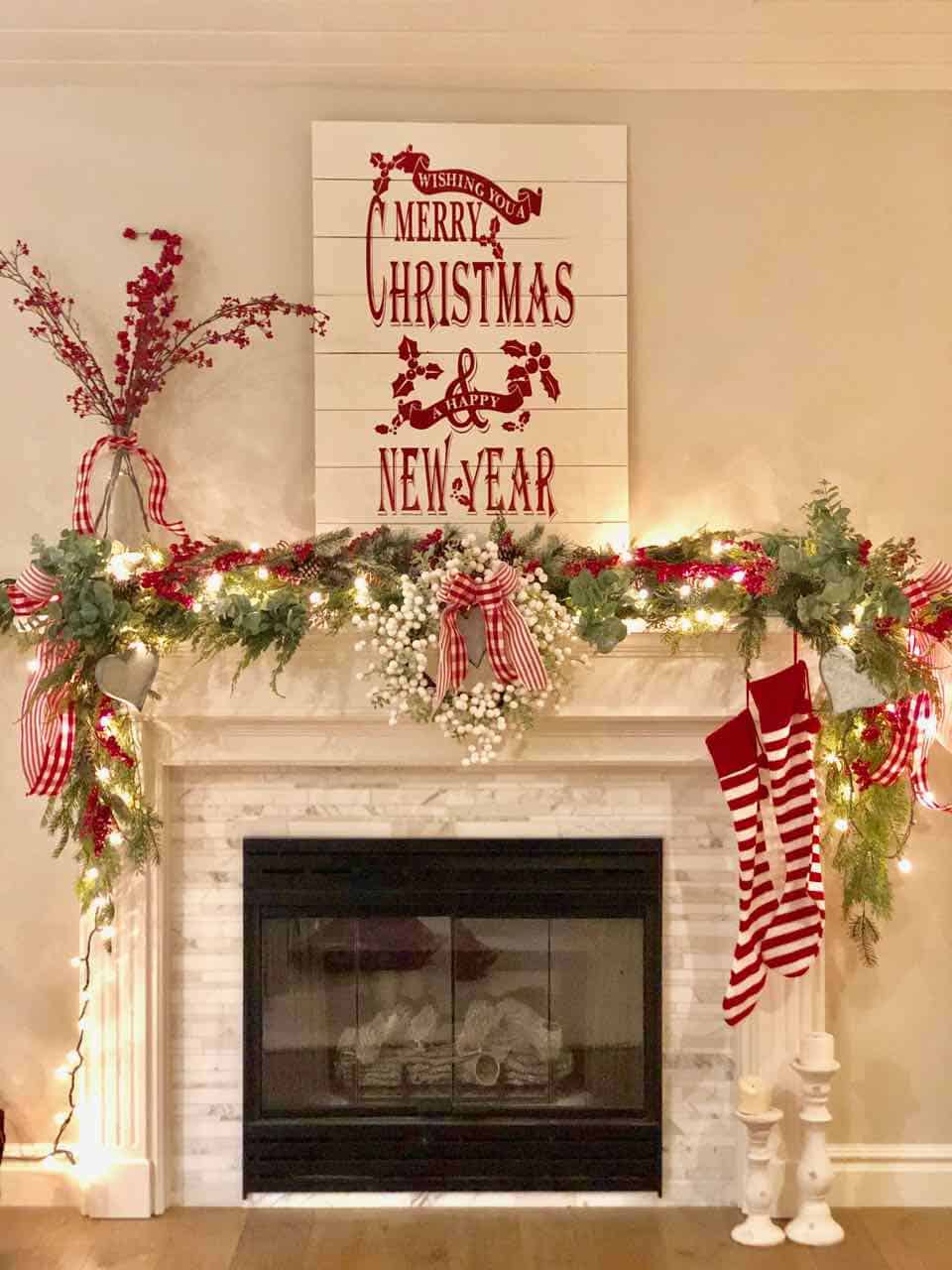 My husband says this is his favorite Christmas tree I've ever designed. Check it out! I shared lots of pictures of my Christmas decor 2018! - Design Dazzle