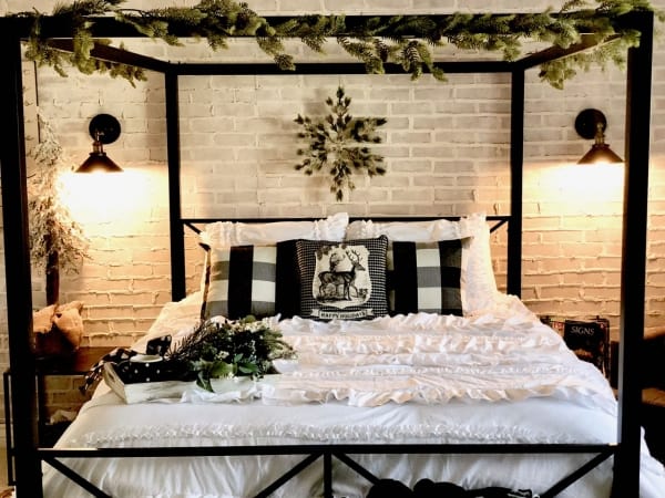 Decorating my guest bedroom for Christmas | Design Dazzle