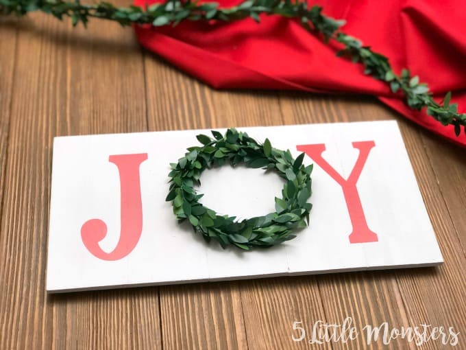 This little Joy wreath sign is a really quick and easy project and a cute addition to your holiday decor.