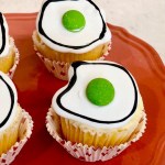 Easy dr seuss green eggs cupcakes 4