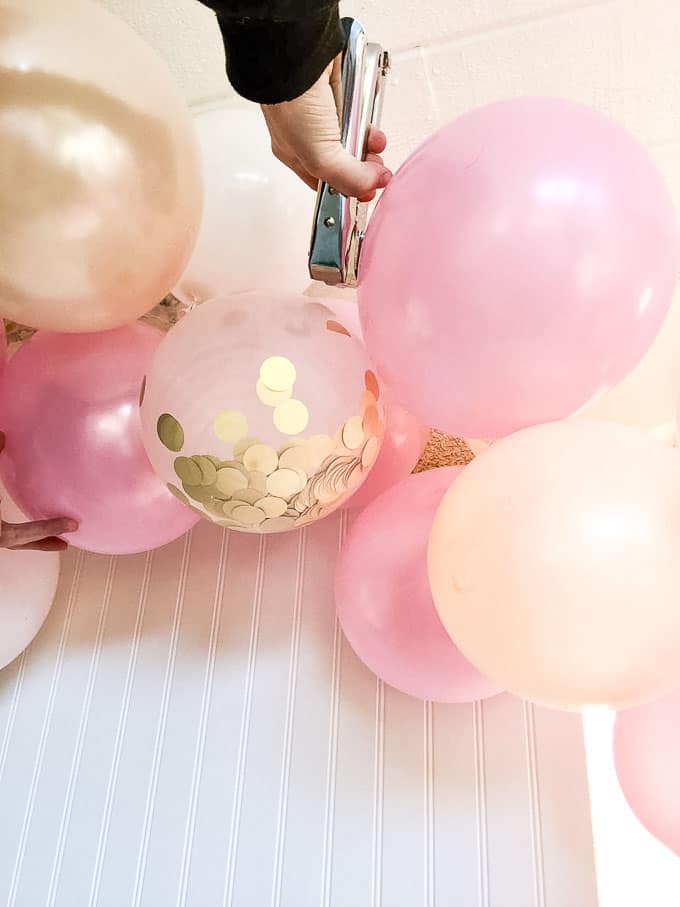 Balloon arch and getting ready 5