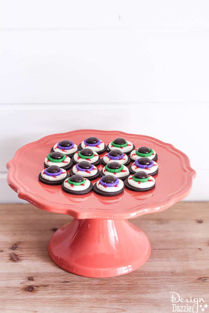 What better way to celebrate Halloween than by making Edible Halloween Treats for Kids WITH your kids? Find the instructions below! | Design Dazzle Edible halloween treats for kids 7