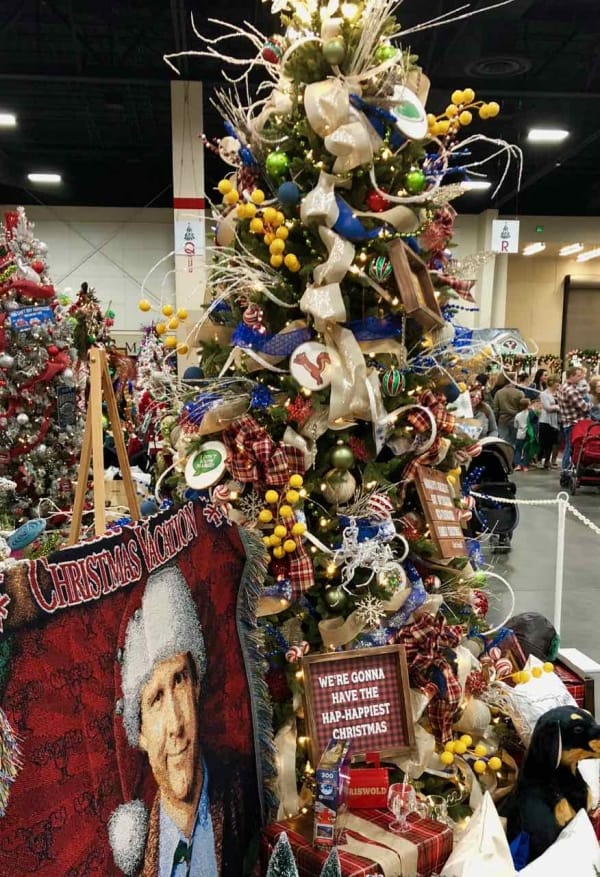 All things Christmas Vacation! Christmas Tree, Pajamas, & Gifts!