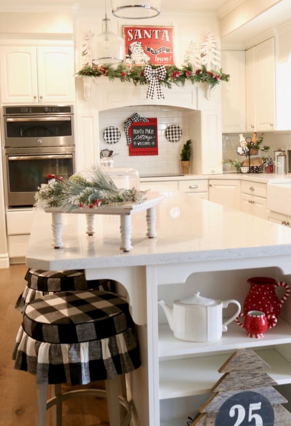 Decorating The Kitchen For The Holidays - Design Dazzle