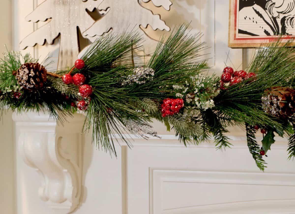 How to hang decor with no holes. Tips on decorating your kitchen for Christmas!