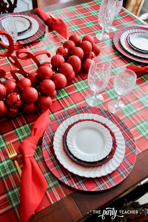 Christmas chairs 4 ways by the party teacher 39