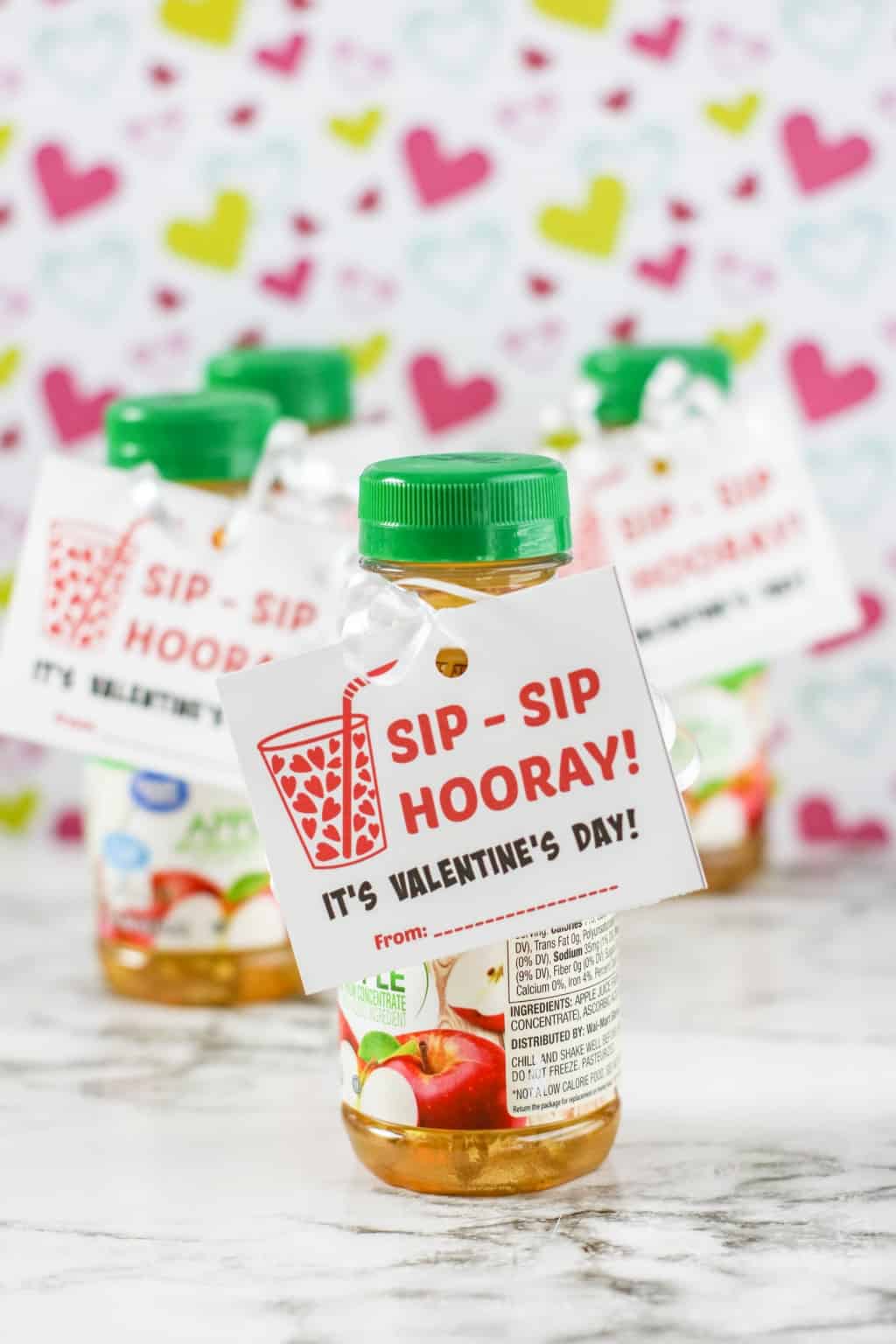 Sip-Sip Hooray! It's Valentine's Day! How adorable is this free printable? This would be so cute to give out to your kids' classes OR as a neighbor gift! | Design Dazze