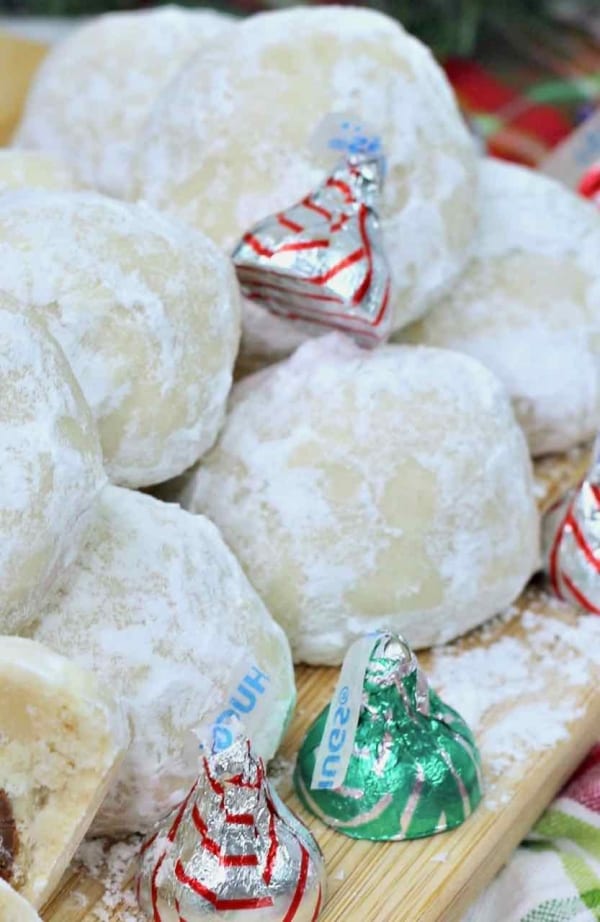 Surprise Snowball Cookie: Fun Christmas Dessert