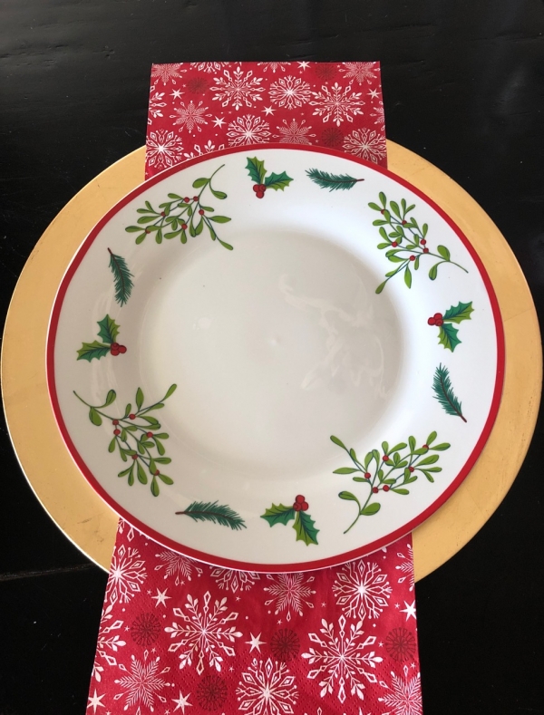 Dollar Store Christmas Tablescape & Hacks!