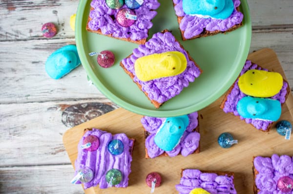 Easter chocolate chip cookie squares 16