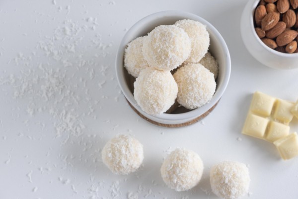 White chocolate coconut truffles 7