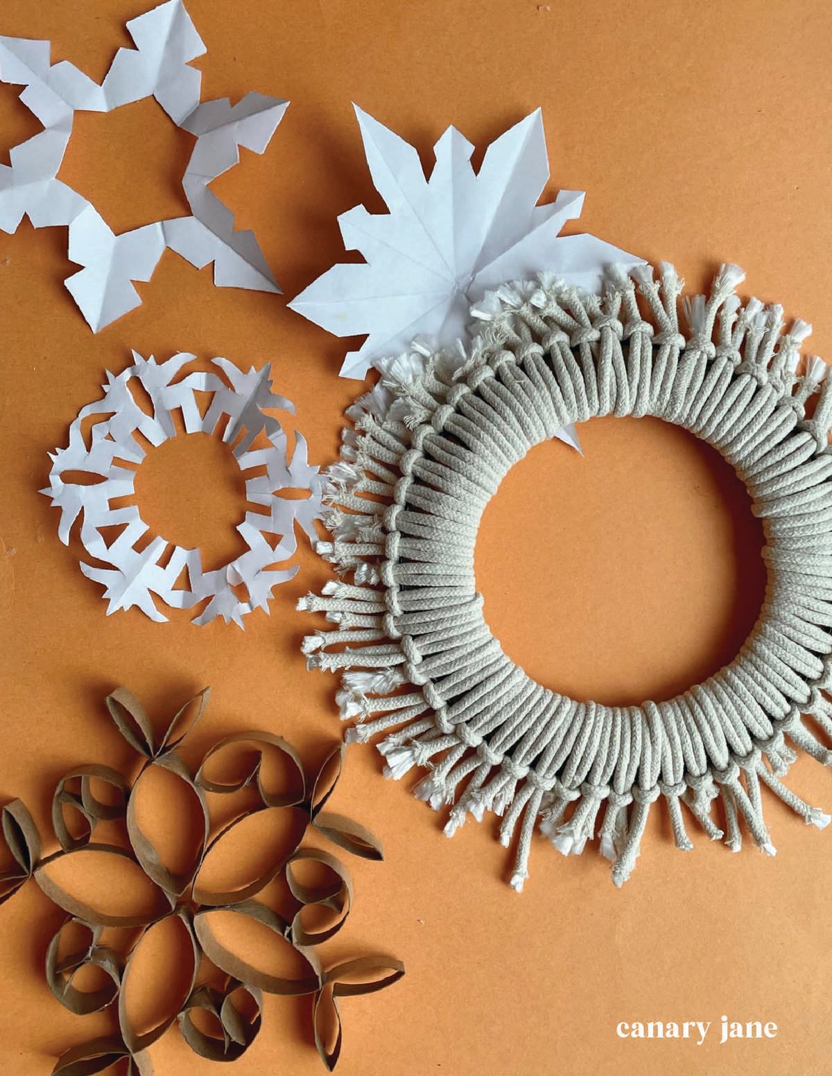 Super Easy Recycling Decor Idea / Paper Snowflake DIY / Toilet Paper Roll  Crafts 