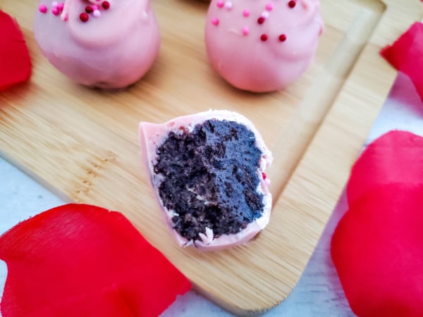 No Bake Valentine Oreo Truffles 