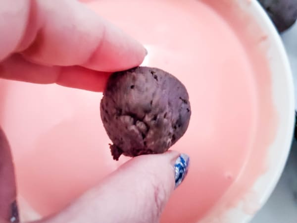 No Bake Valentine Oreo Truffles process