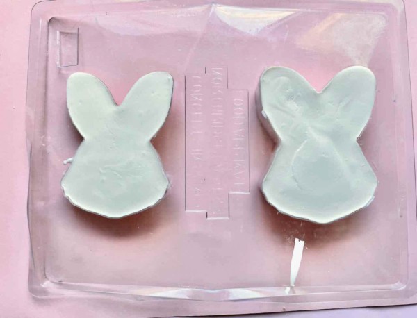 How to make an adorable edible bunny box