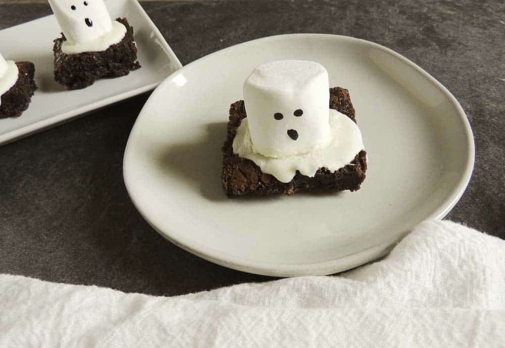 Spooky good ghost brownies recipe. 