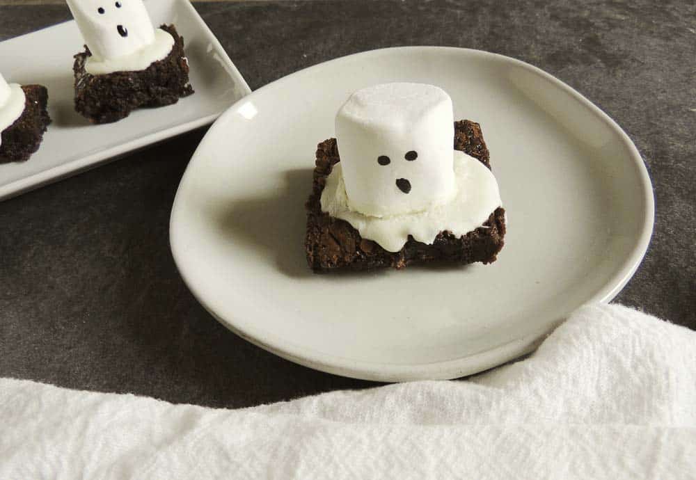 Spooky good ghost brownies recipe.