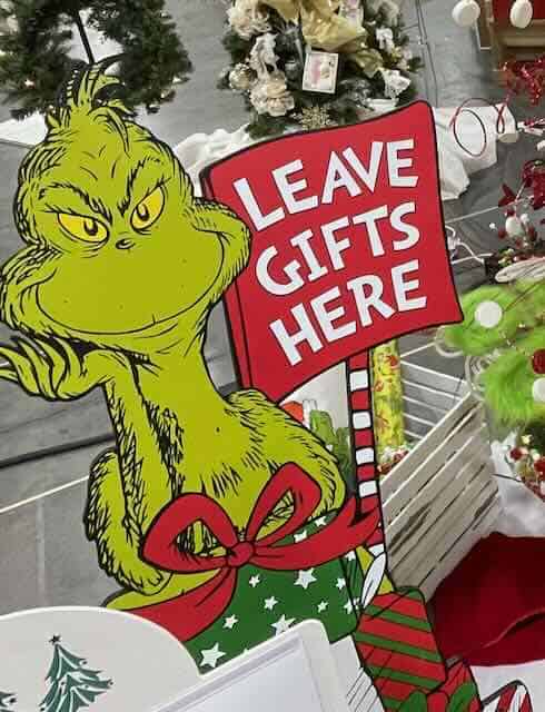 Grinch Sign Ideas