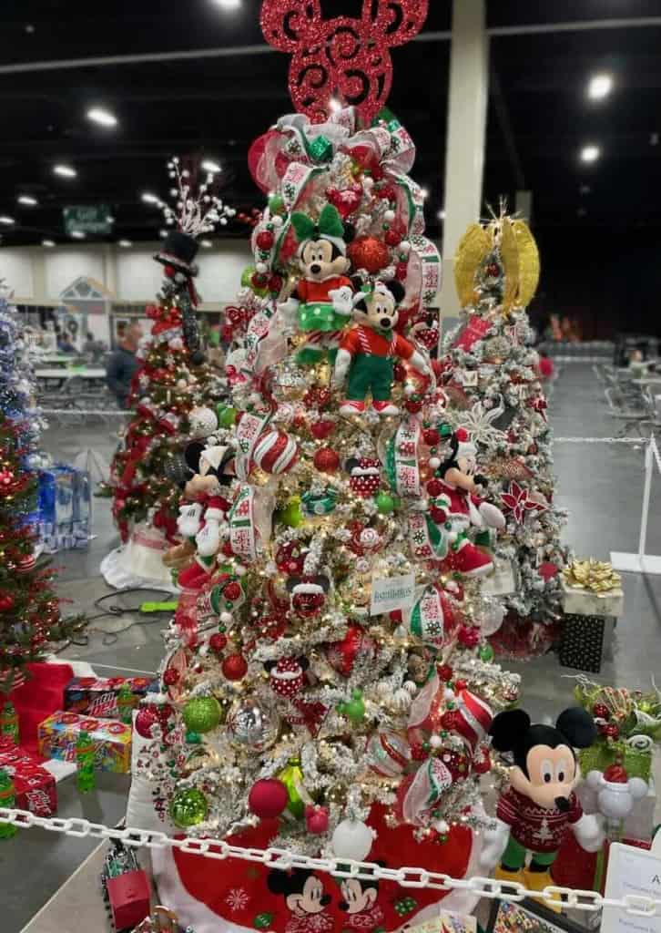 Mickey and Minnie Christmas Decor ideas