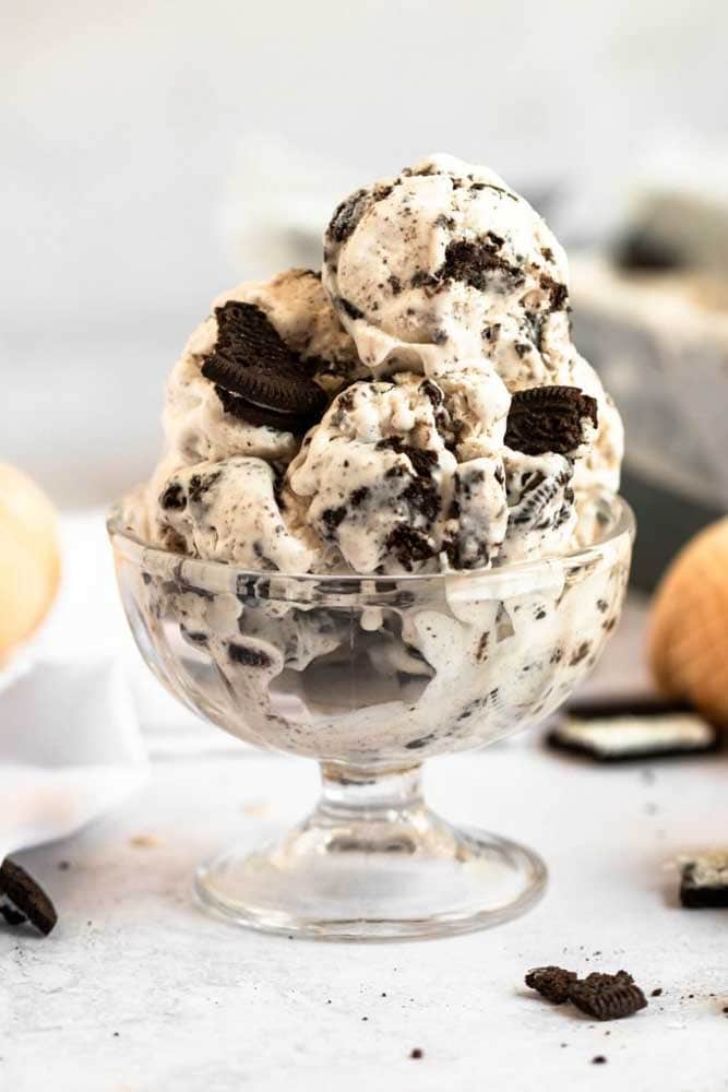 DIY Cookies and Cream Ice Cream