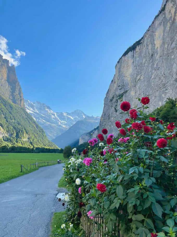 Lauterbrunnen ebike ride to Murren