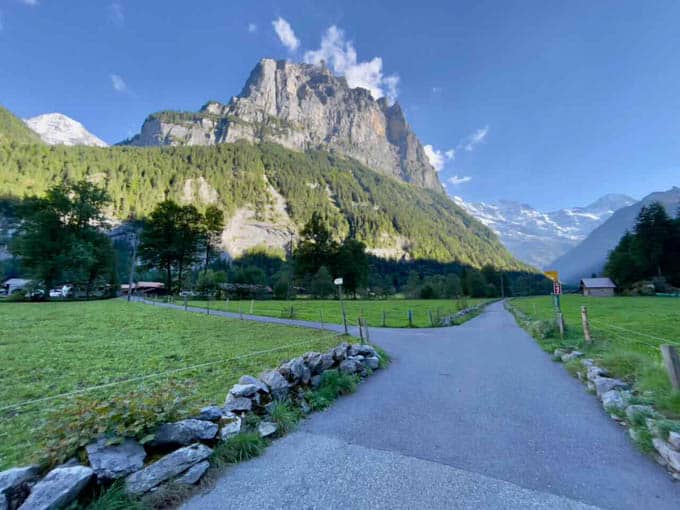 Lauterbrunnen bike ride to Murren 