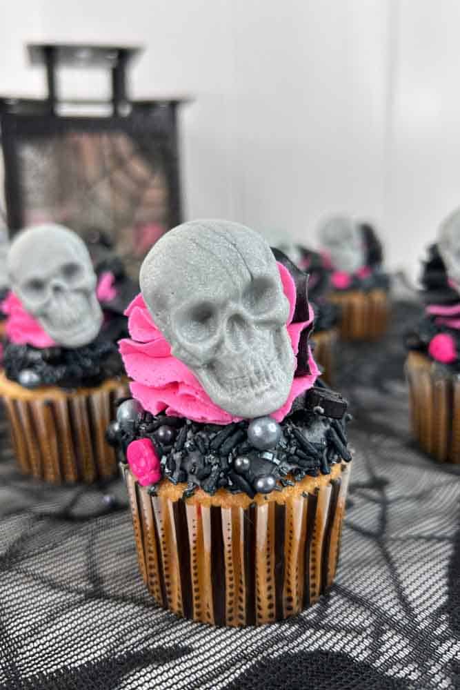 Halloween Skull Cupcakes